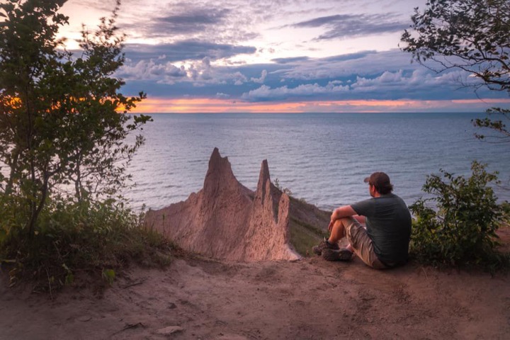 Chimney Bluffs State Park